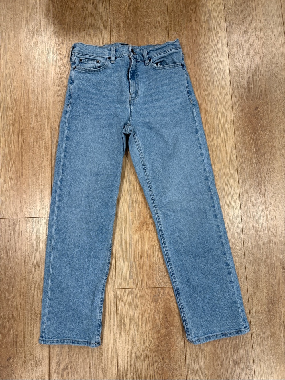 Calvin Klein Jeans Straight Leg Light Wash Denim Size 6 High Rise 27” Inseam